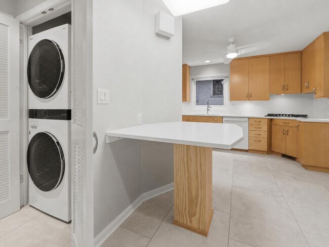 Building Photo - 4536 N Larkin St
