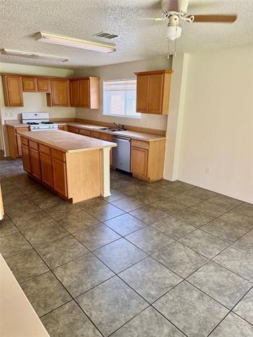 Building Photo - 7121 Lake Hawkins Dr