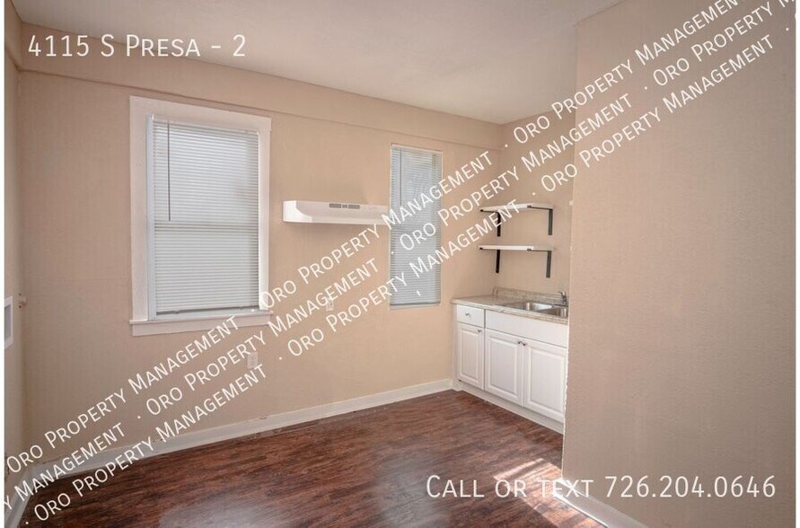 Building Photo - 4115 S Presa-2