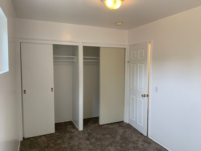 Building Photo - 651 Chester St