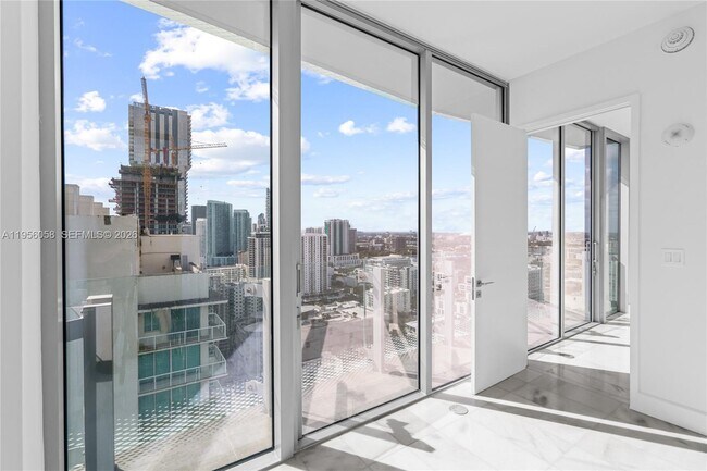 Building Photo - 700 NE 26th Terrace