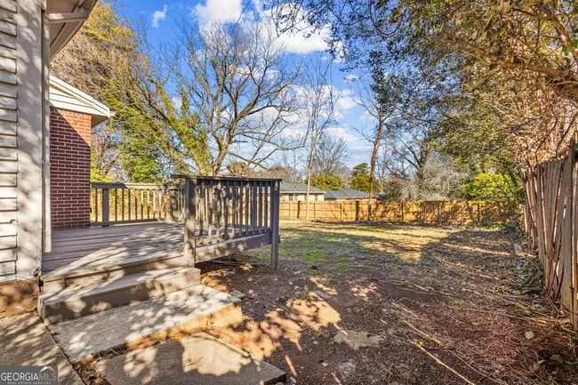 Building Photo - 1406 Columbia Dr