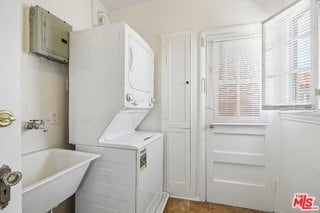 Building Photo - 9221 Alcott St