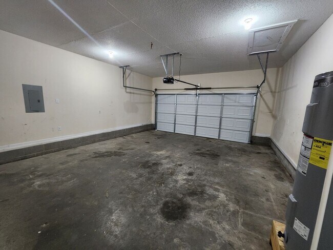 Building Photo - 4048 New Grange Cir