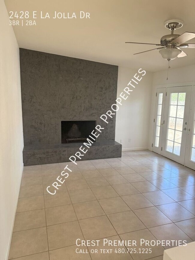 Building Photo - 2428 E La Jolla Dr