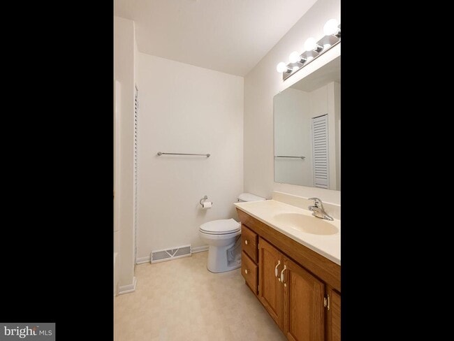 Building Photo - 7 Wyndham Ct