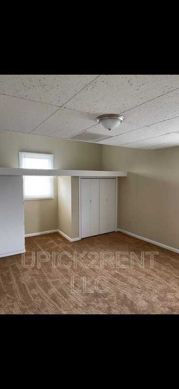 Building Photo - 11301 Main St