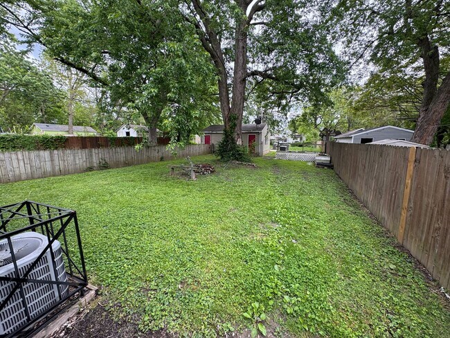 Building Photo - 2841-2843 E 19th Street