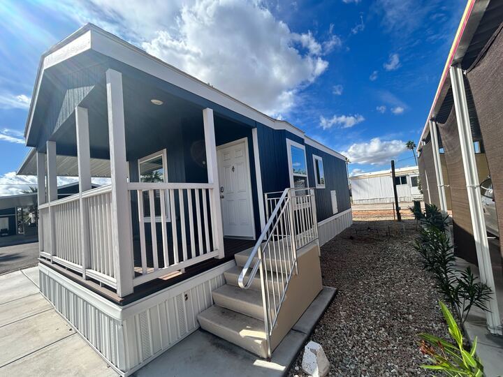 Building Photo - 530 S Alma School Rd