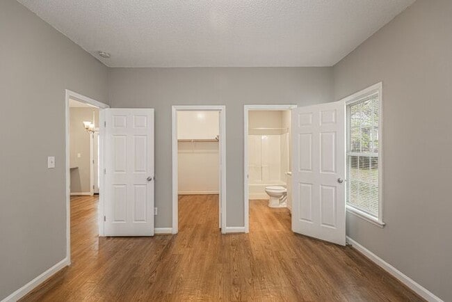 Building Photo - Like New Home off Freeman Mill. Just Painted, New Wood/Vinyl Flooring, Vaulted Ceilings, Front Po...