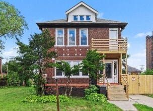 Building Photo - 2731 Elmhurst St