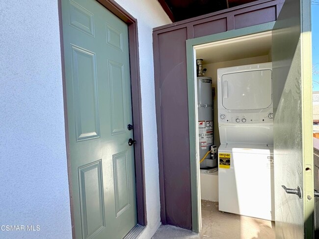 Building Photo - 1919 Colonia Pl