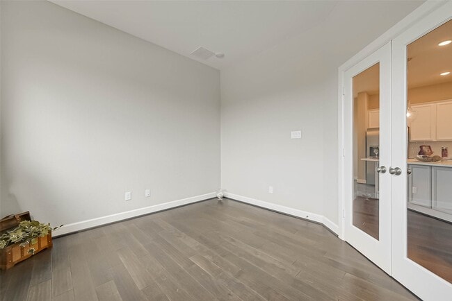 Building Photo - 10707 Deer Path Dr