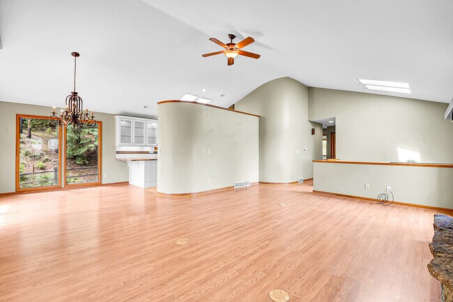 Building Photo - 5368 Evergreen Heights Dr