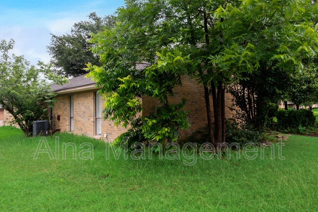 Building Photo - 729 Worcester Ln