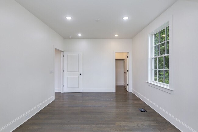 Building Photo - 1413 Clifton Ln
