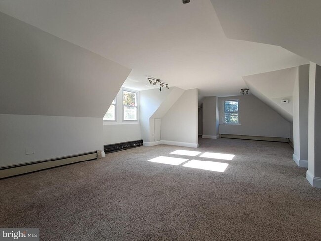 Building Photo - 108 S Clifton Ave