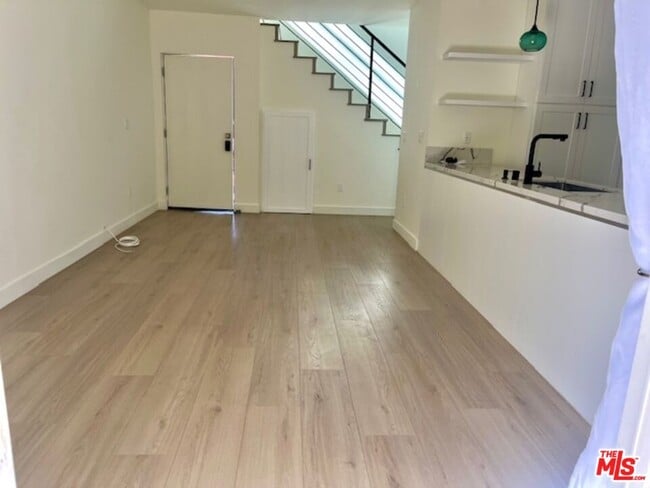 Building Photo - 9946 Farragut Dr