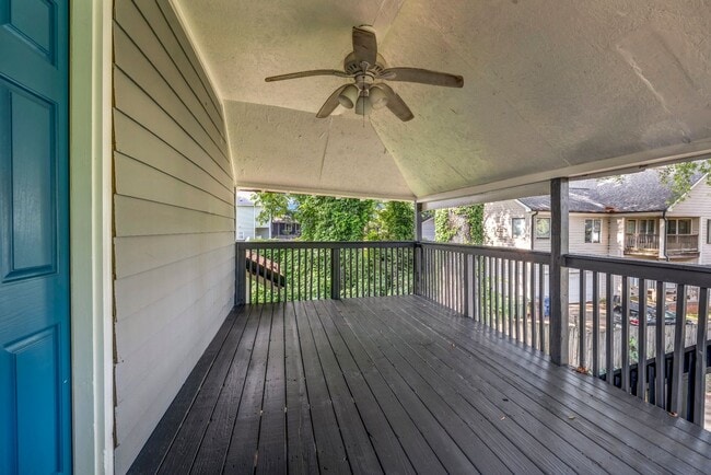 Building Photo - SPACIOUS 6 BEDS | 3 BATHS - IN THE HEART O...
