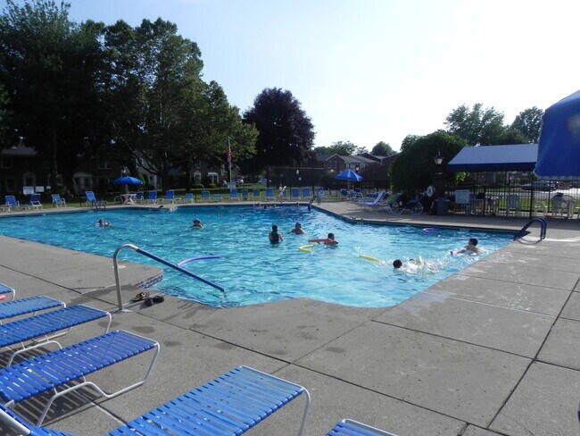 Pool - 20 Guilford Ln