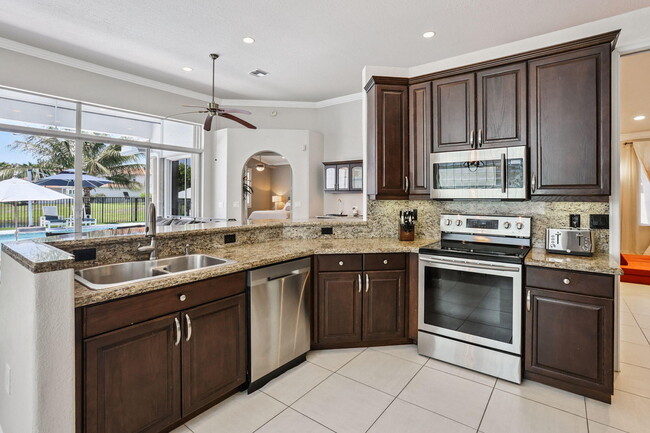 Building Photo - 6718 Portside Dr