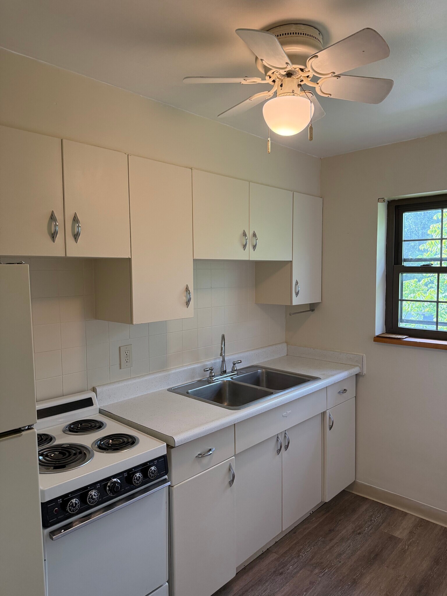 Building Photo - 280 Boyd Dr