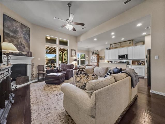 Building Photo - 1805 Settlement Wy