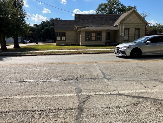 Building Photo - 312 S Mechanic St