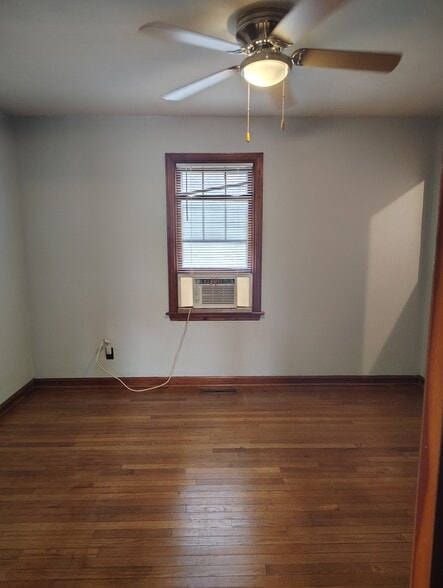 Building Photo - 4700 Ross Ave
