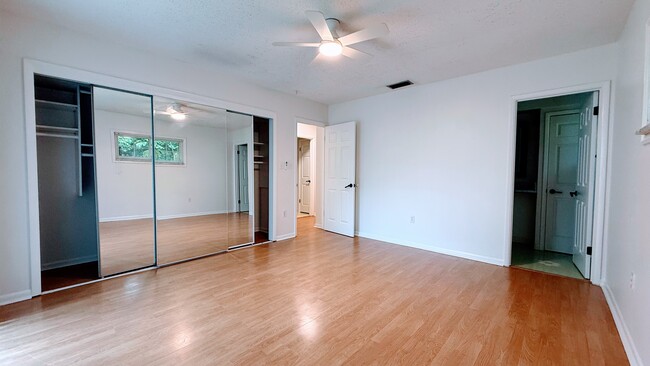 Building Photo - 3429 S Polk Ave