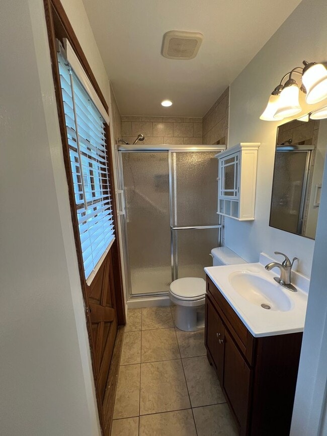 Building Photo - 217 Gridley Rd