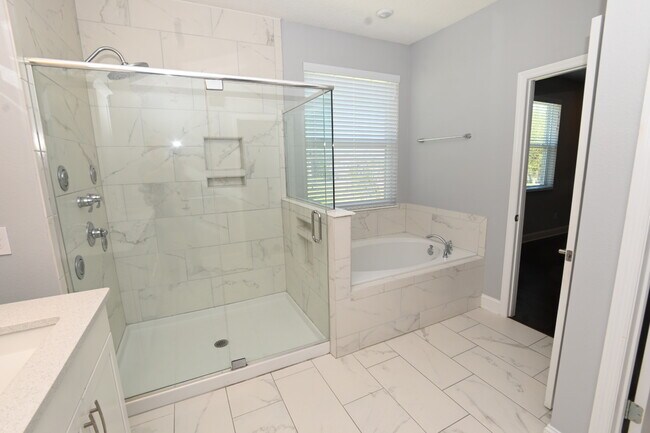 Building Photo - 15169 Sunrise Grove Ct