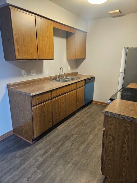 Building Photo - 2035 Sylvan Way