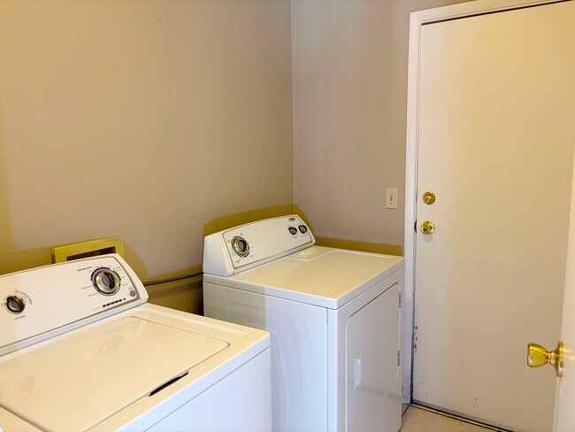 Building Photo - 2713 Brienza Way