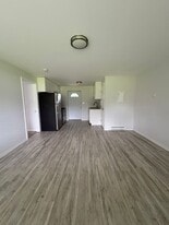 Building Photo - 129 Cosey Beach Ave