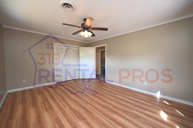 Building Photo - 1707 Lind Dr