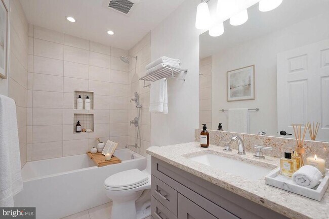 Building Photo - 28 Sterling Ct