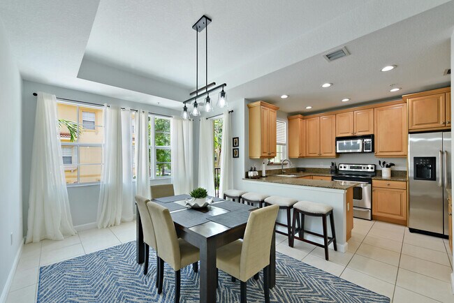 Building Photo - 2570 Gardens Pkwy