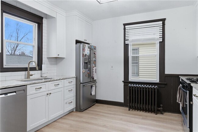 Building Photo - 44 Holburn Ave