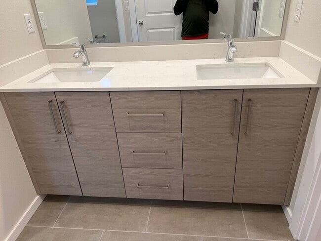 Building Photo - Lynnwood Townhome