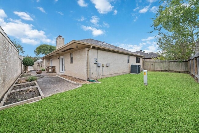 Building Photo - 214 Brocket Pl