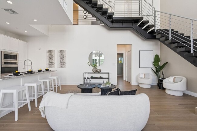 Building Photo - 1343 4th St