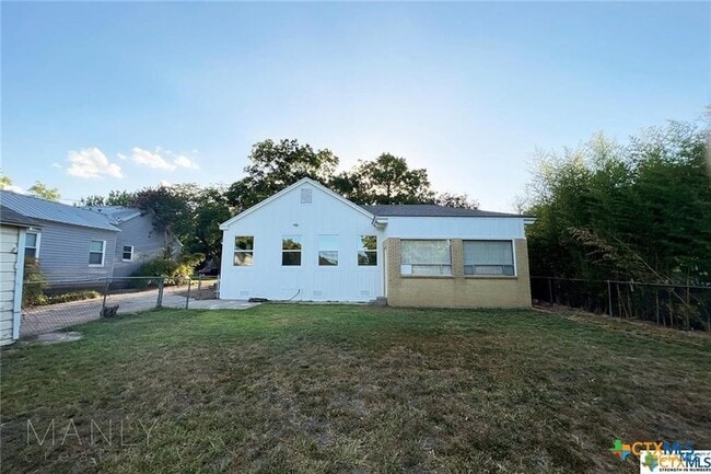 Building Photo - 809 N 8th St
