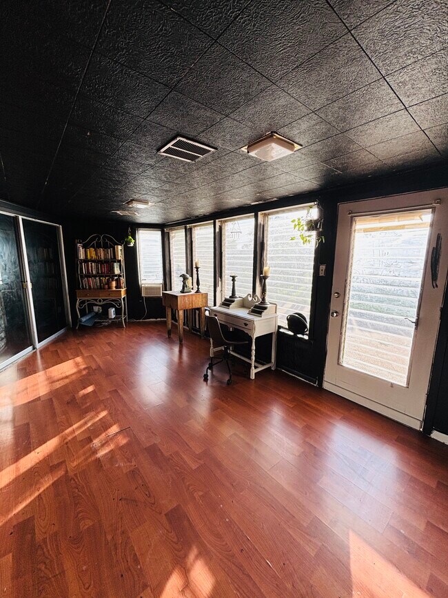 Building Photo - 4901 Timber Ln