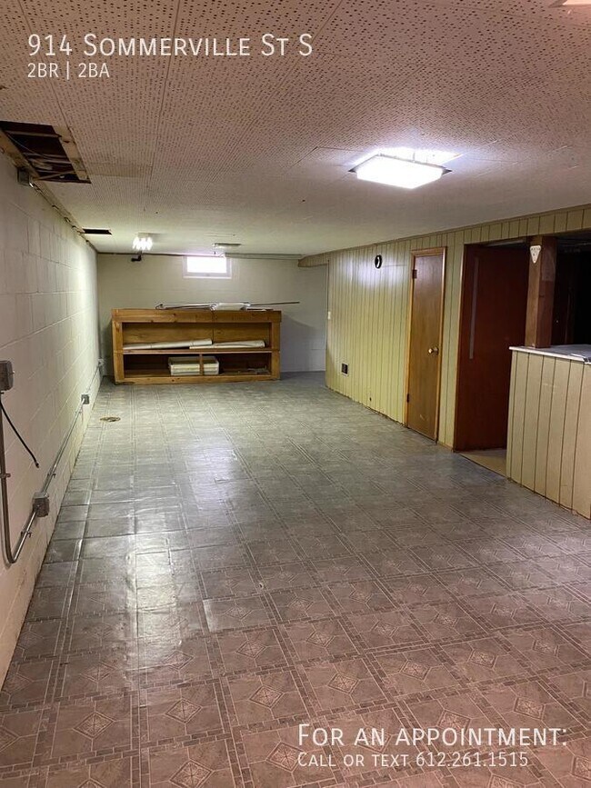 Building Photo - 914 Sommerville St S