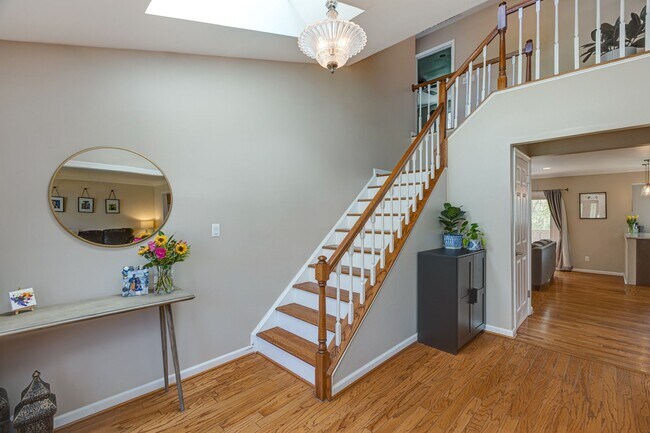 Building Photo - 5624 Kemp Ln
