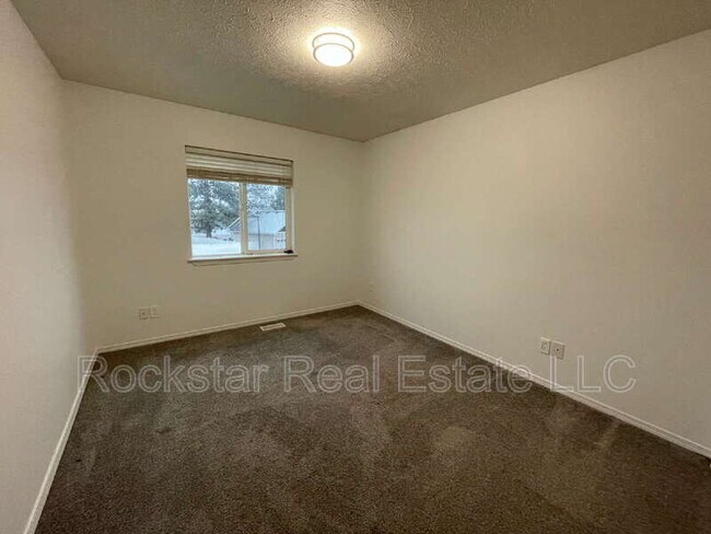 Building Photo - 9022 W Campus Dr