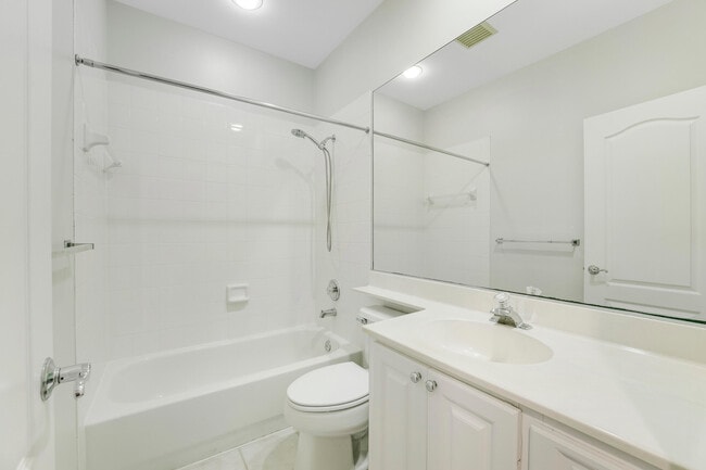 Building Photo - 2052 Tarpon Lake Way