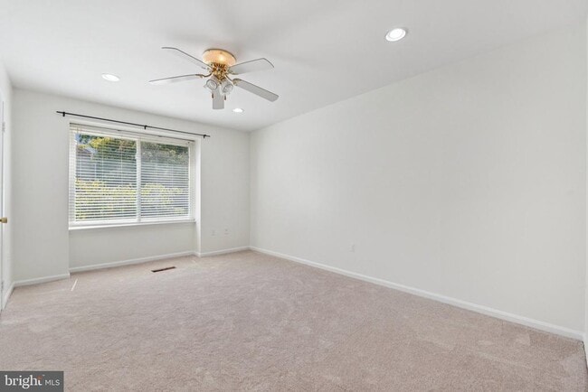 Building Photo - 3881 Persimmon Cir