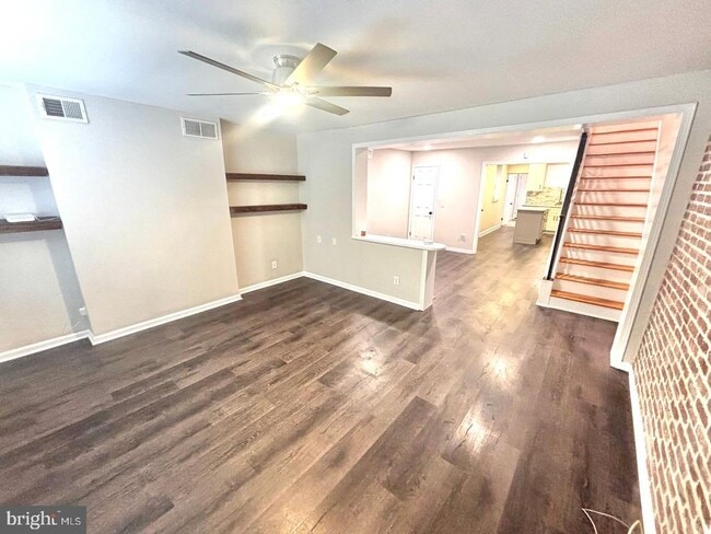 Building Photo - 809 Morris St